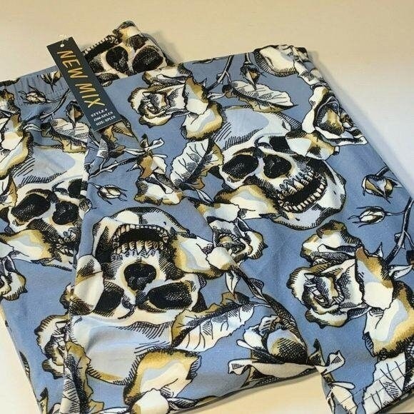 Extra Plus Size Buttery Soft Charcoal Rose Sugar Skull XPlus Size Leggings - Picture 8 of 8